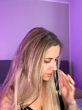 Naked Lunawolf21 wants you to fuck their body now lunawolf21 from StripChat