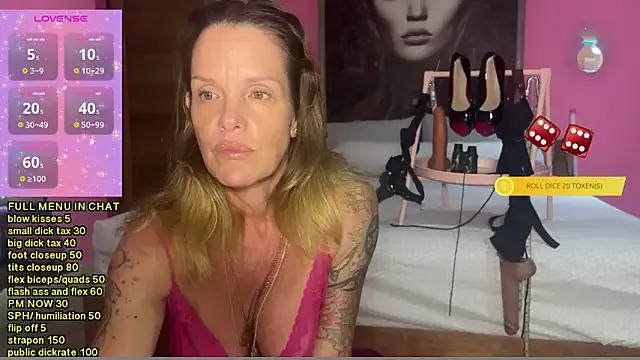 Naked Mommyselenafit_ wants you to fuck their body now mommyselenafit_ from StripChat