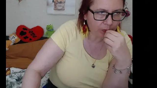 PlayfullMature from StripChat