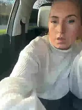 RebeccaSquirtsXXX from StripChat