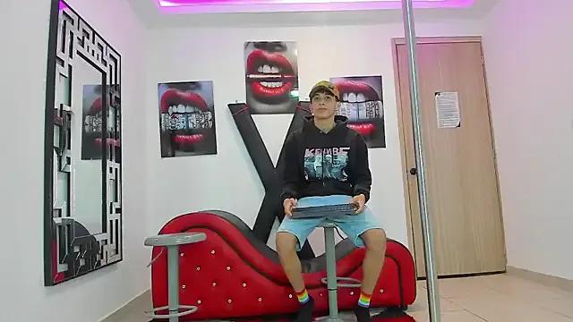 RED_EMPIRE from StripChat