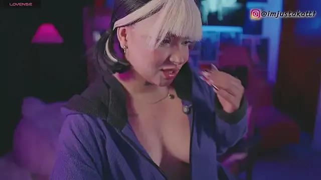 sensualkattt from StripChat