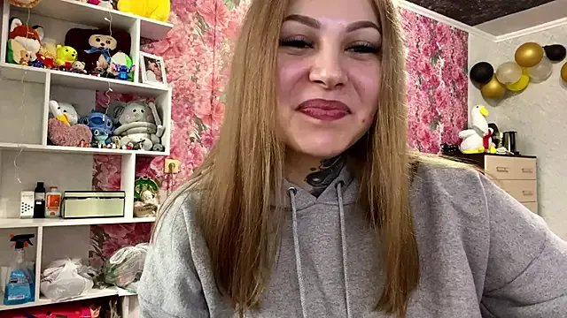 TraciBallena from StripChat