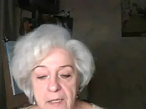 ValeriaKroww from StripChat