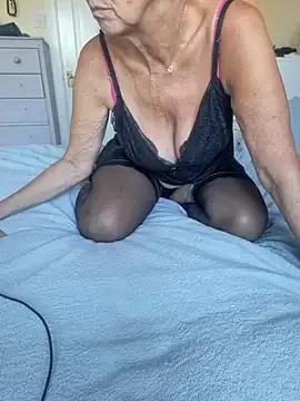 Slutty Vivianbea wants you to fuck her body now Vivianbea from StripChat