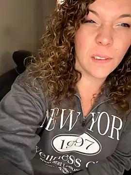 Masturbate to sexy performer XoMisty XoMisty from StripChat