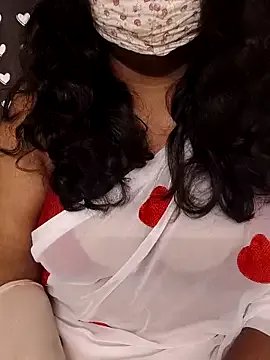 Yoursriya25 from StripChat